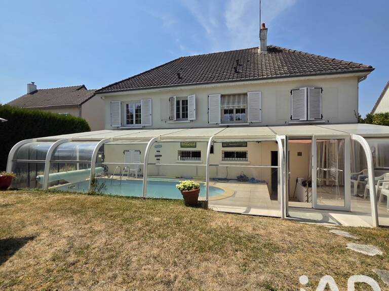 Vente Maison/villa 8 pièces — photo 1