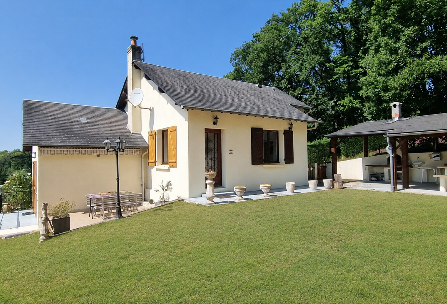 Maison familiale dans un écrin de verdure, 169000 EUR à Morée — photo 1