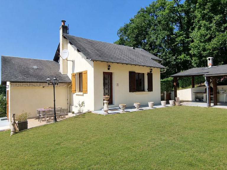 Maison familiale dans un écrin de verdure, 169000 EUR à Morée — photo 1