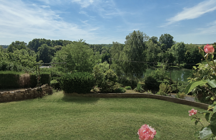 Maison familiale dans un écrin de verdure, 169000 EUR à Morée — photo 3