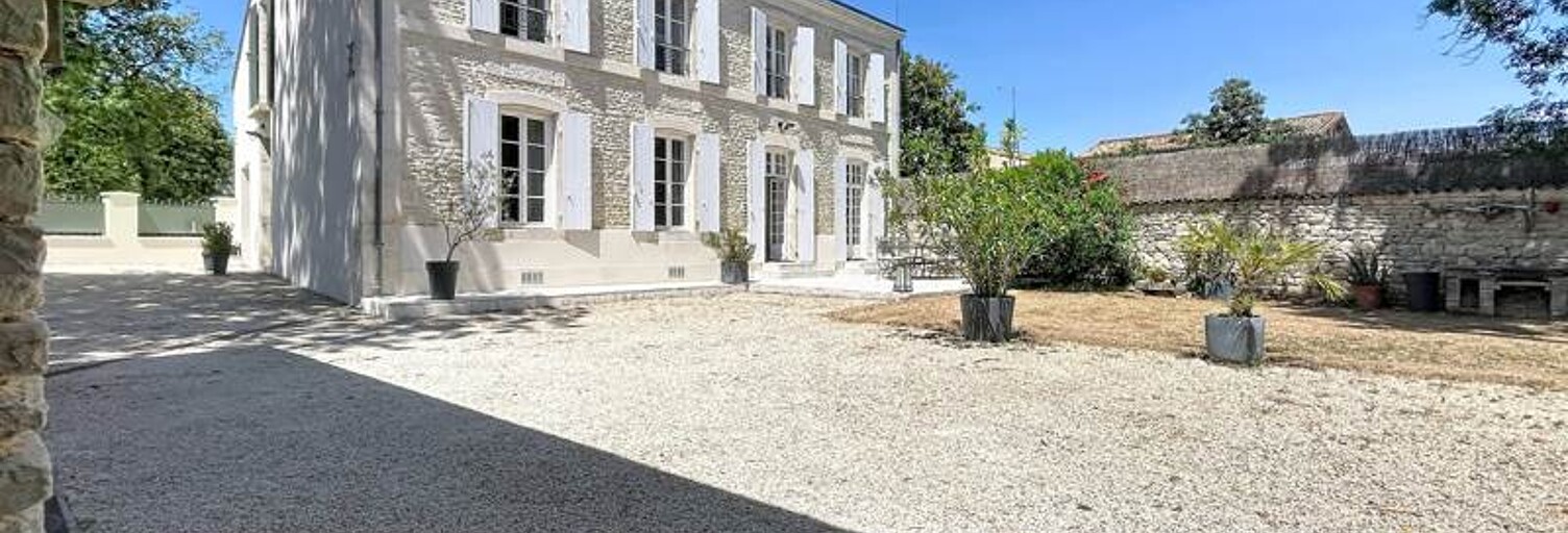 Maison 9 Pièces 210 m² à vendre à Cram-Chaban (17170)