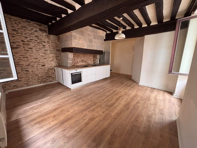 APPARTEMENT T3 en triplex de caractère MEUBLE   72,48 m2 — photo du bien