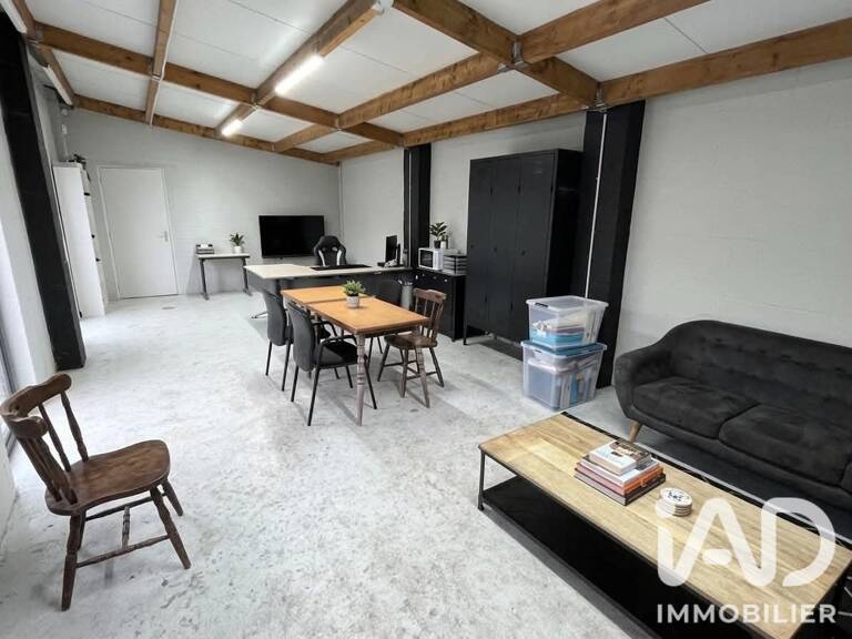 Vente Garage 477 m&sup2; — photo 1