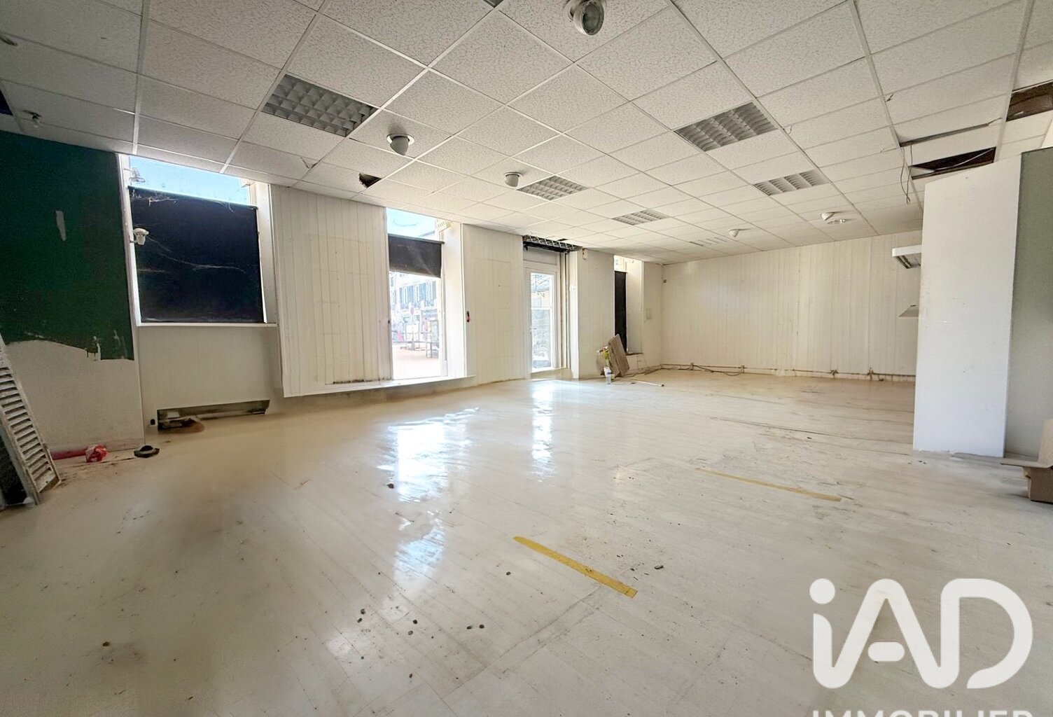 Vente Boutique/Local commercial 106 m&sup2; — photo 1