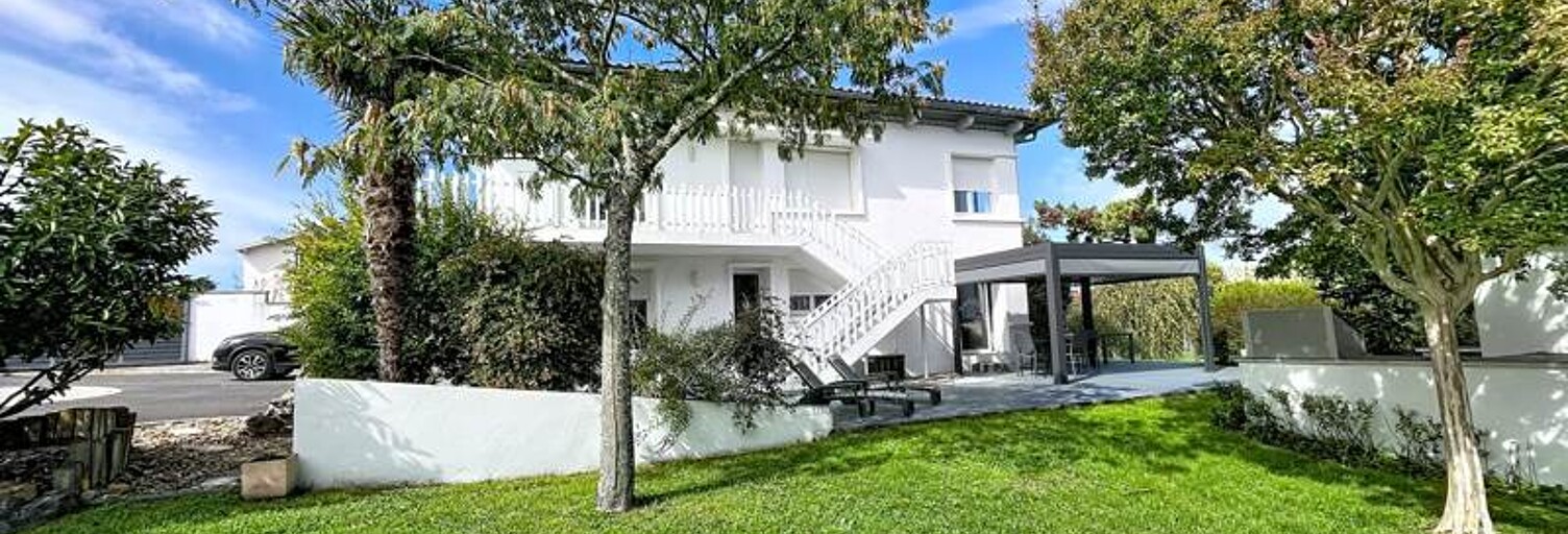 Maison 8 Pièces 246 m² à vendre à Vaux-sur-Mer (17640)