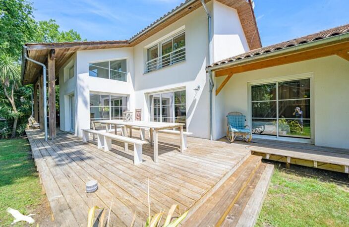 Vente maison 6 pièces 223 m² Gujan-Mestras (33470) — photo 2