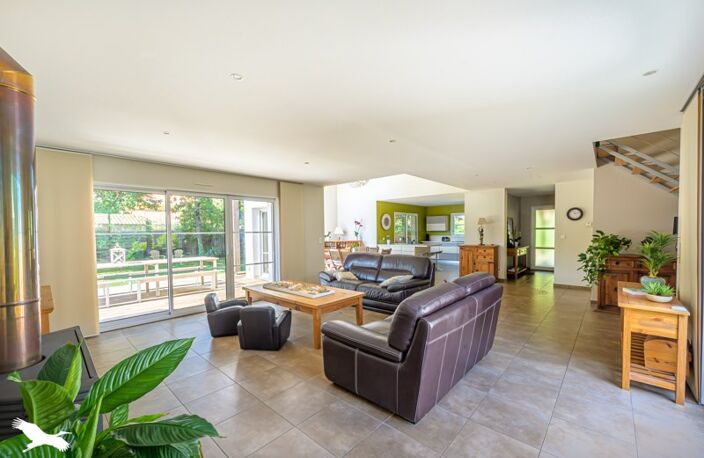 Vente maison 6 pièces 223 m² Gujan-Mestras (33470) — photo 4