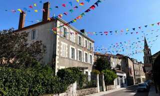 Maison 10 Pièces 375 m² à vendre à Confolens (16500)