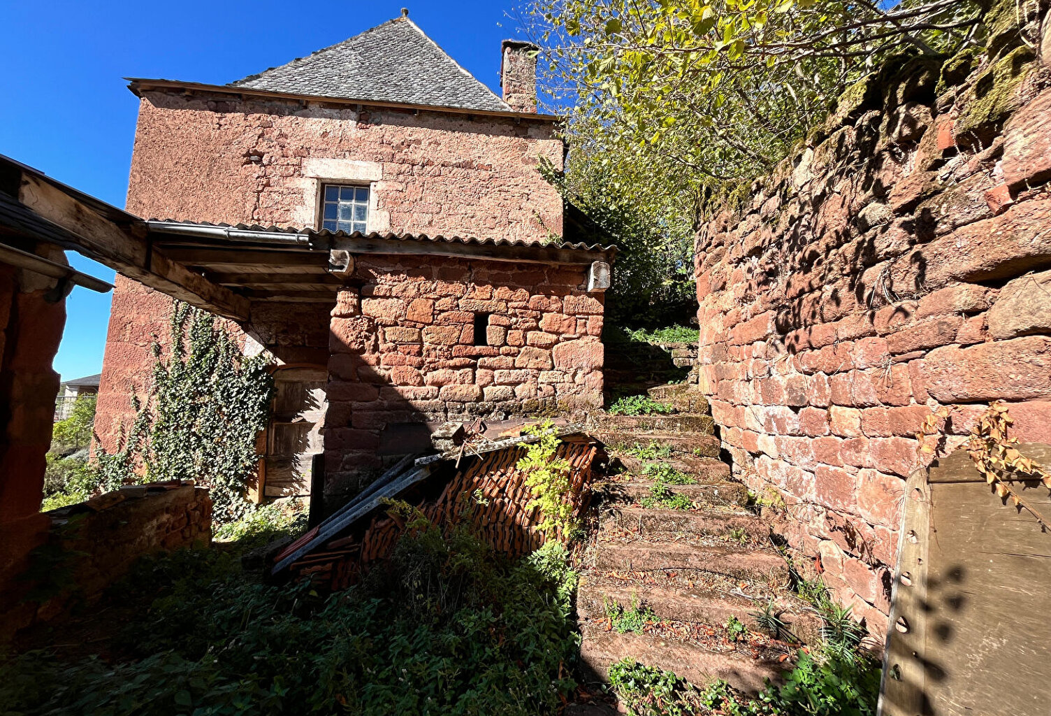 PRUINES MAISON FOUR A PAIN VIGNES VERGER DEPENDANCES SUR 1700 M2 — photo 1
