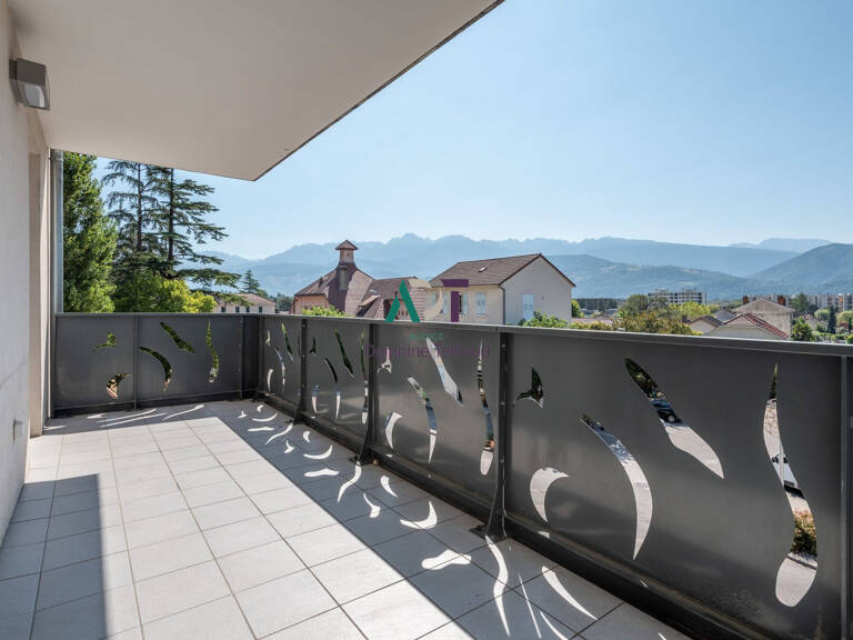 Corenc  T3 de 68 m² avec terrasse, vue montagnes et garage e — photo 1