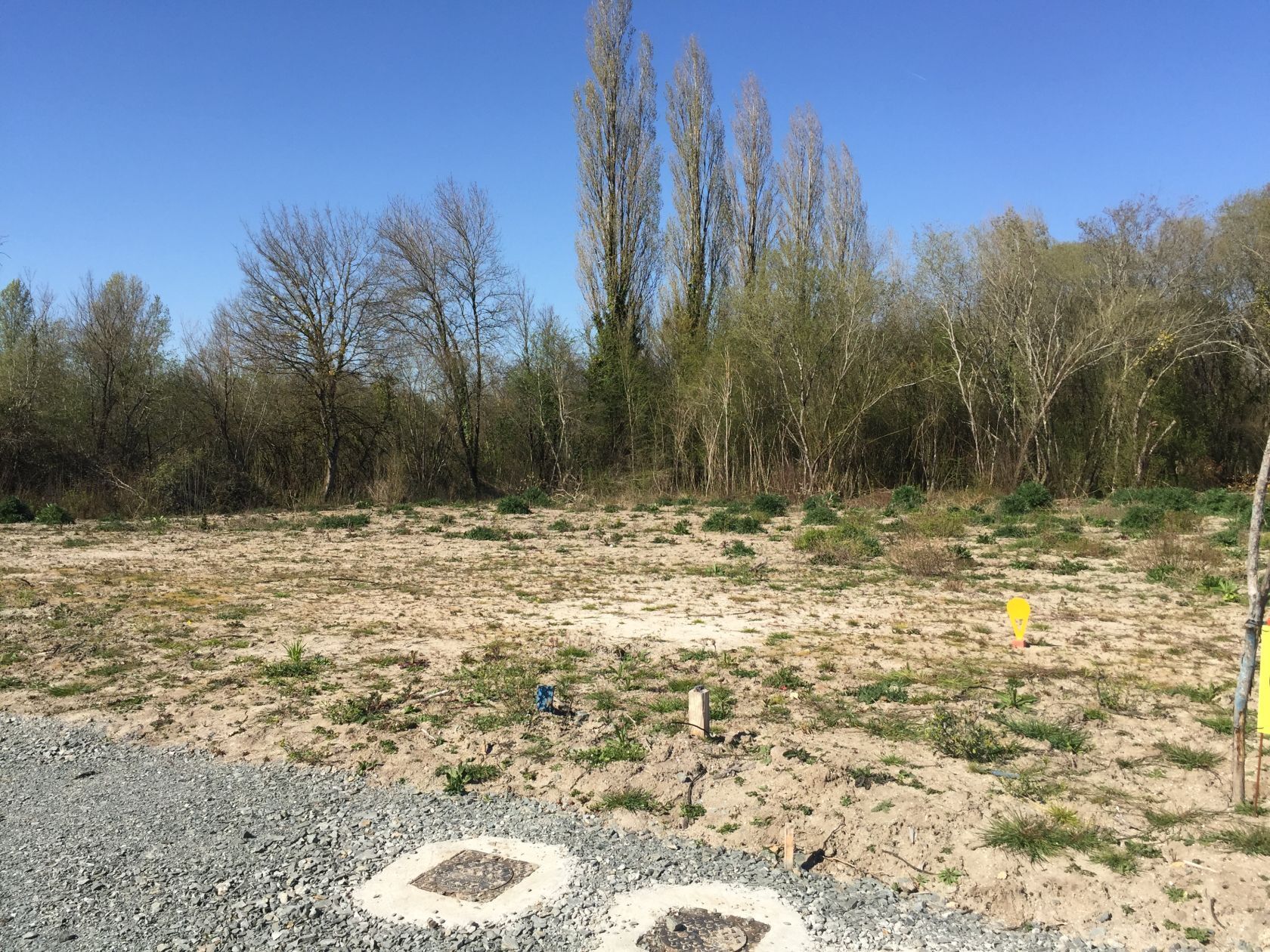 Terrain à bâtir de 867 m² à CAVIGNAC (33)