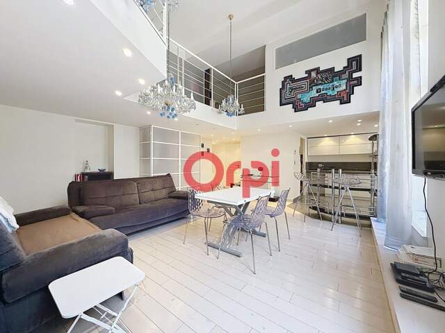 Appartement À Vendre — photo du bien