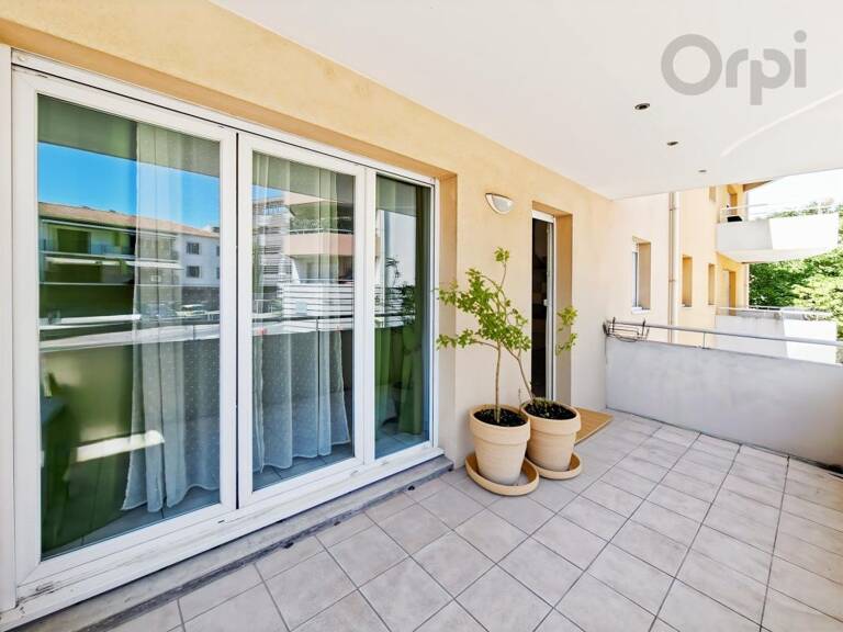 Appartement avec terrasse et garage — photo 1