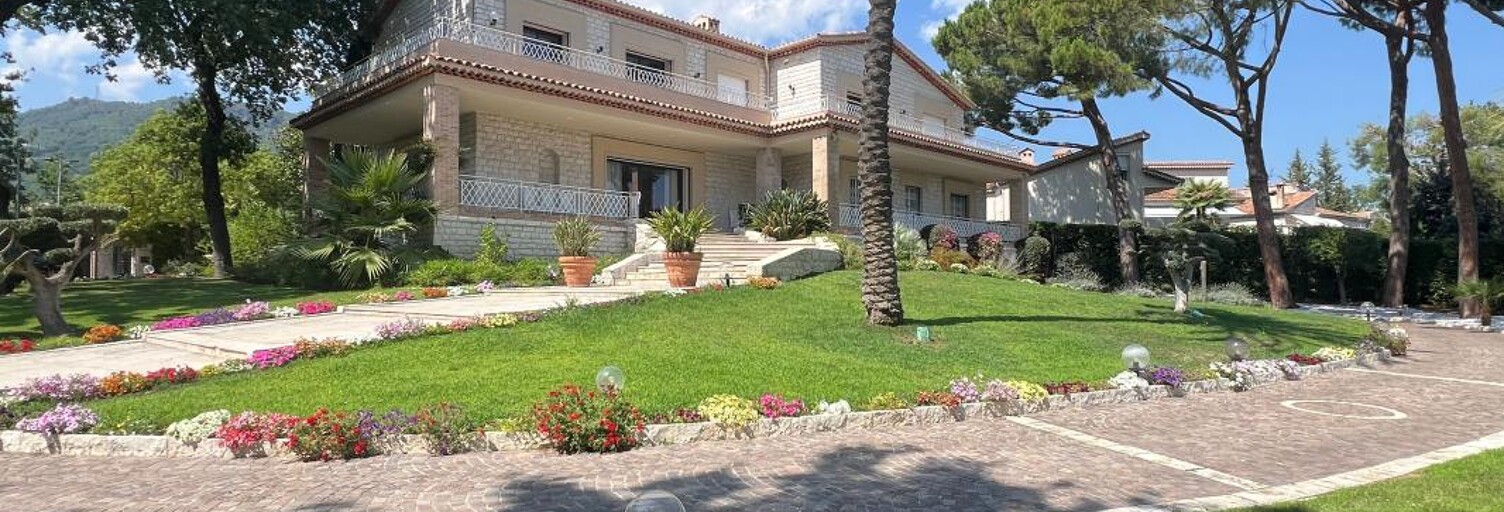 Maison 9 Pièces 800 m² à vendre à Vence (06140)