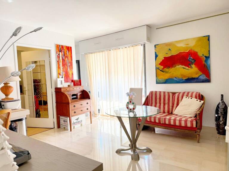 🏷️ Cannes Banane — studio 33 m², balcon, résidence seniors — photo 1