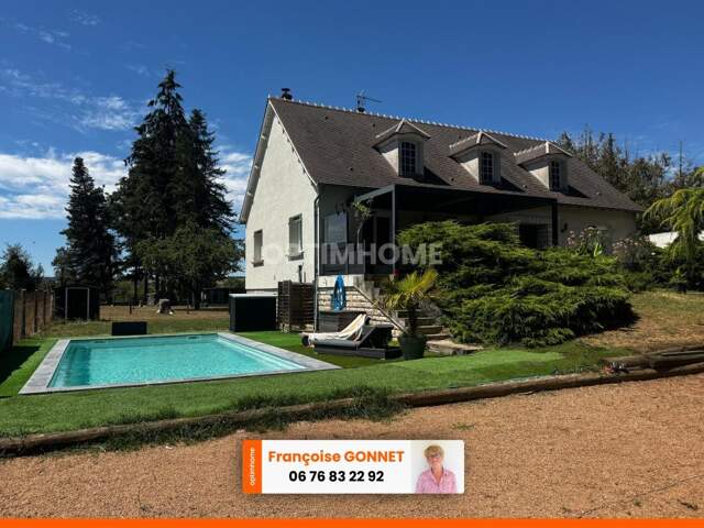 Maison 215 m² - 5 chambres - Terrain 4 200 m² - Piscine - 257 000 € - SAINT PIERRE LES ETIEUX - 18200 — photo du bien