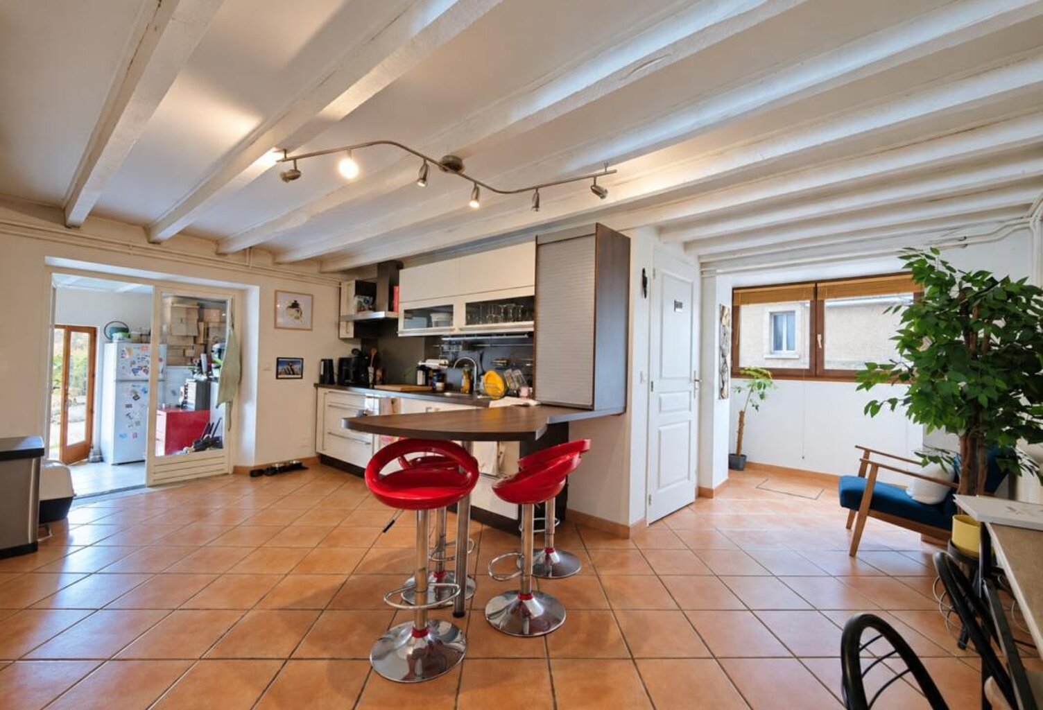 A Beauregard L'Evêque, proche de Clermont-Ferrand, magnifique bâtisse rénovée de 320 m² – Fort potentiel de rendement ou grande maison de famille — photo 1