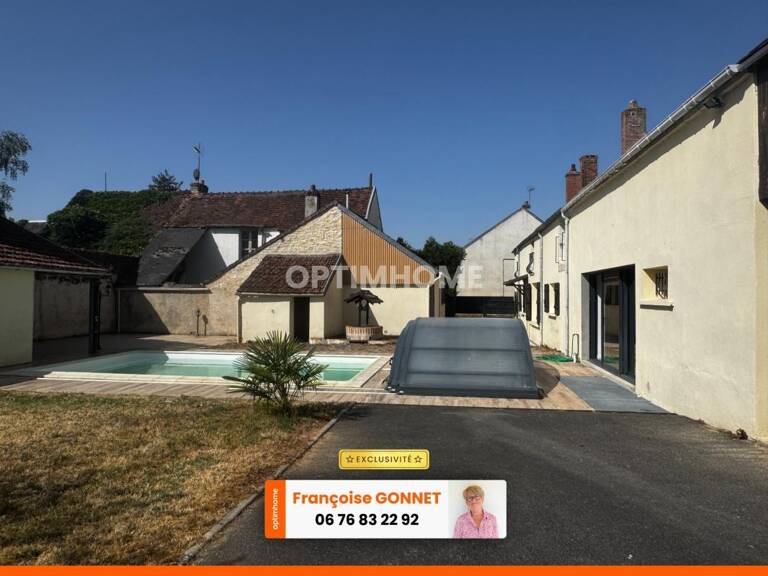 LONGERE de 215 m² - 6 pièces - 4 chambres - Piscine - 249 000 € - LAPAN — photo 1