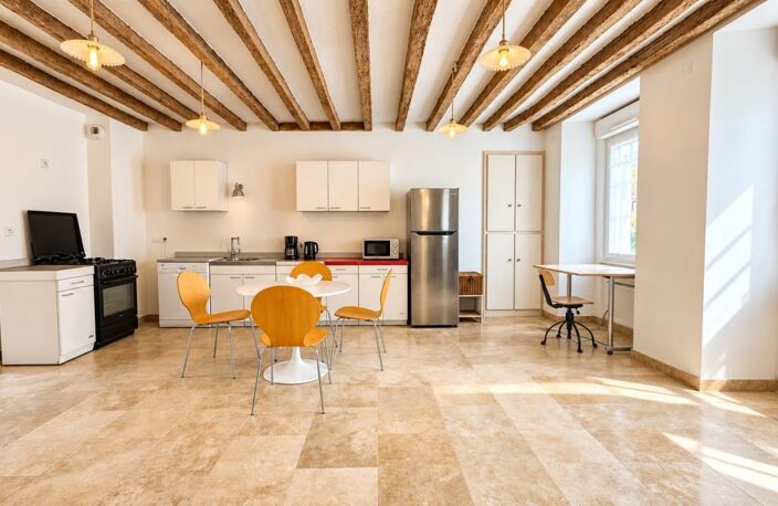 Maison de caractère 180 m² rénovée par architecte (travertin, laine de bois) sur jardin 700 m² — À l'orée de la forêt — photo 4