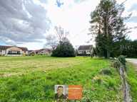 Cramans – Beau terrain constructible de 970 m² dans un environnement calme et verdoyant — photo 3