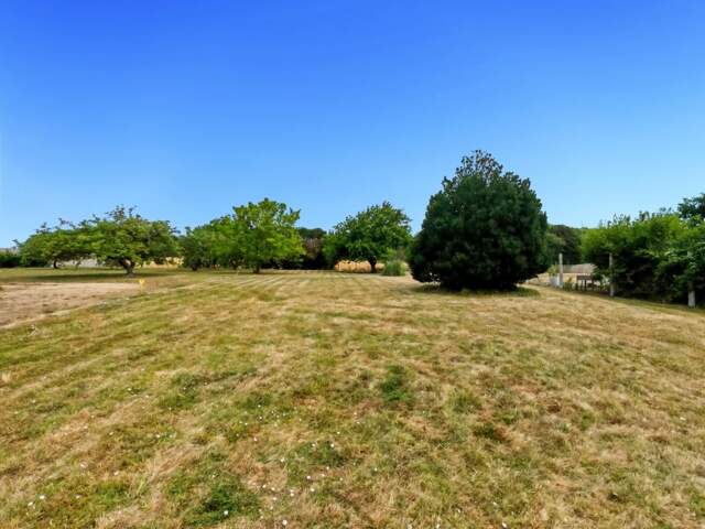 Terrain à bâtir de 1 207 m² à Maimbeville (60) – Garage existant – Environnement calme — photo du bien