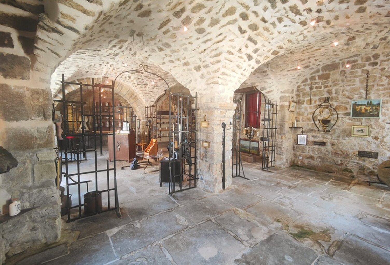 Immeuble à vendre CEILHES ET ROCOZELS (34) — photo 1