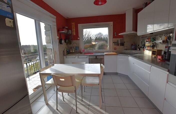 À VENDRE – Maison familiale avec piscine à La Chapelle-d'Aurec – À 5 minutes de Monistrol-sur-Loire — photo 2