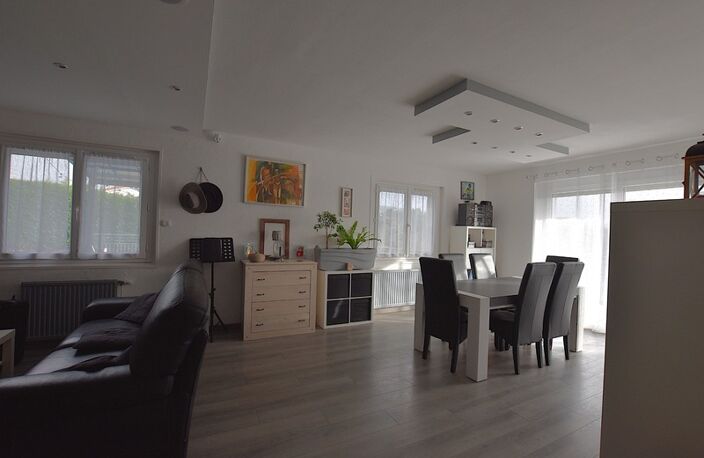 À VENDRE – Maison familiale avec piscine à La Chapelle-d'Aurec – À 5 minutes de Monistrol-sur-Loire — photo 3