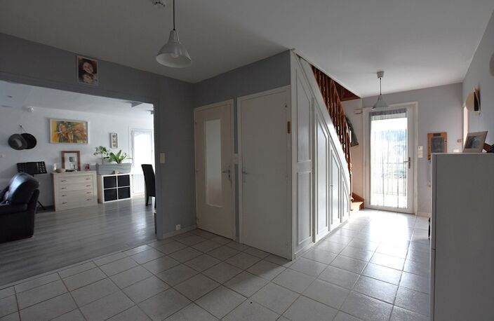 À VENDRE – Maison familiale avec piscine à La Chapelle-d'Aurec – À 5 minutes de Monistrol-sur-Loire — photo 5