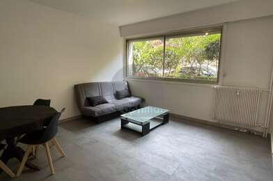 Appartement 2 pièces 1075 €