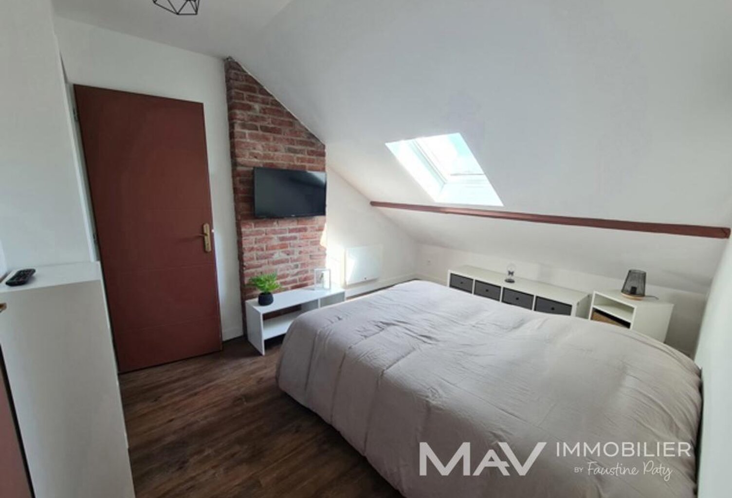 LENS - BELLE CHAMBRE AVEC SALLE DE DOUCHE ET WC PRIVES — photo 1