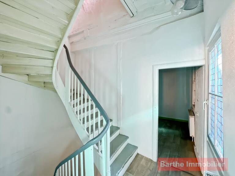 Immeuble À Vendre — photo 1