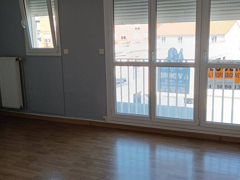 Studio de 27m2 à louer sur Saint-Julien-les-Villas — photo 1