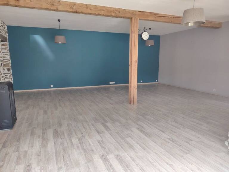Maison de 220m2 à louer sur Châlus — photo 1