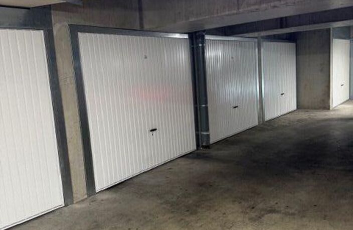 Garage double avec borne de recharge — photo 4