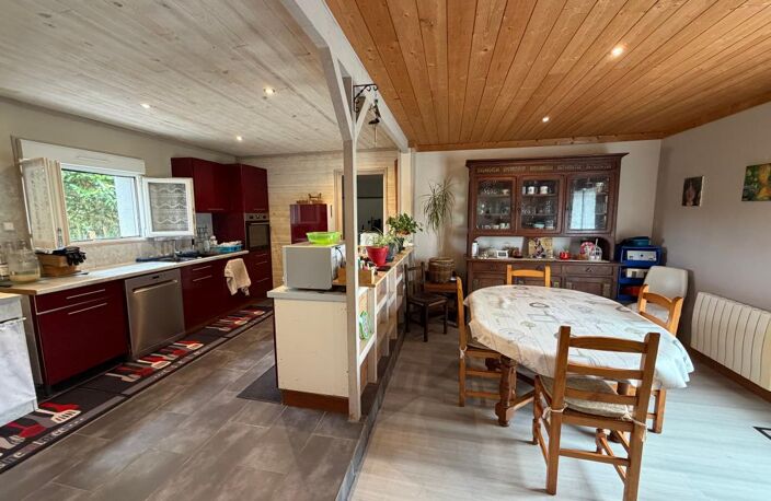 Maison au calme de 193 m² sur 3320 m² et triple garage — photo 2