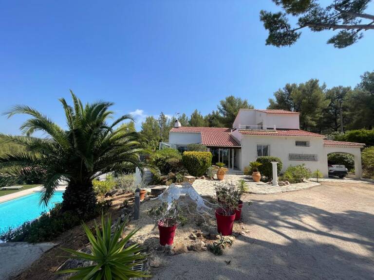 A VENDRE BANDOL 83150 VILLA 5 PIECES 2500 M2 DE TERRAIN PISCINE MAISON D AMIS — photo 1