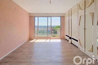 Appartement 4 pièces 157000 €