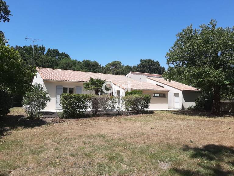 BREUILLET - Un cadre de vie paisible à deux pas du centre — photo 1