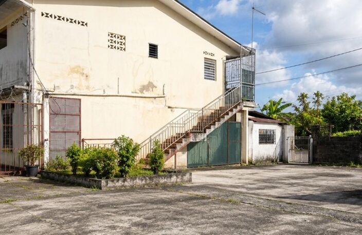 Terrain de 3 461 m² en zone UC – Cayenne — photo 2