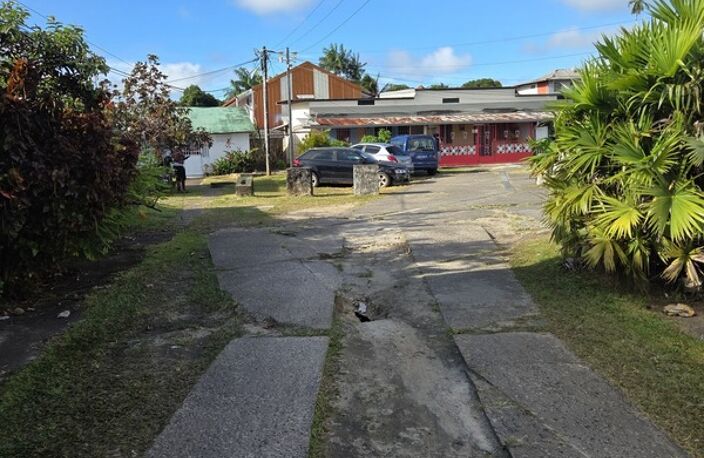 Terrain de 3 461 m² en zone UC – Cayenne — photo 3