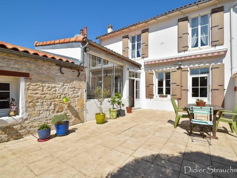 Maison à vendre 7 pièces AIGREFEUILLE D'AUNIS (17) — photo 1