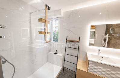 Appartement à vendre 3 pièces SAINT RAPHAEL (83), rez-de-jardin entièrement rénové, terrasse !! — photo du bien