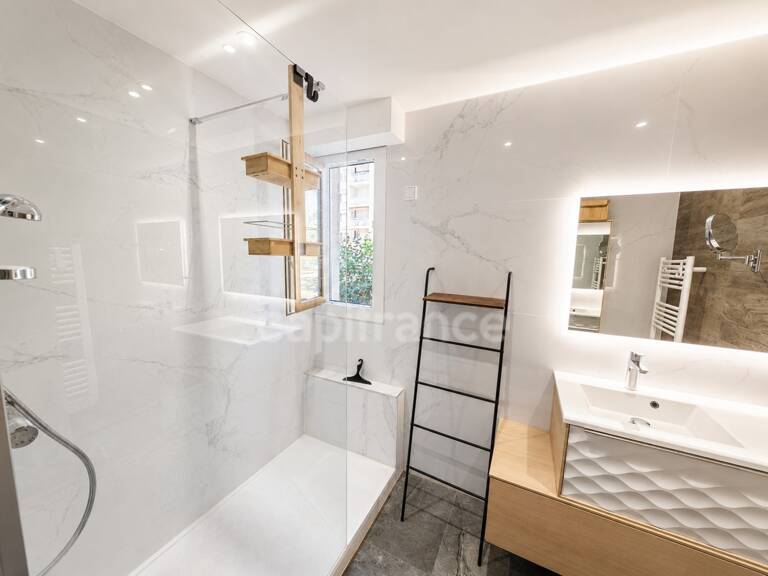 Appartement à vendre 3 pièces SAINT RAPHAEL (83), rez-de-jardin entièrement rénové, terrasse !! — photo 1