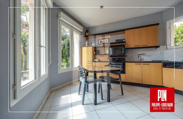À 5MN du Mans, une propriété d'architecte rare réunissant 2 chambres de plain-pied, une piscine et un magnifique parc paysager — photo 4