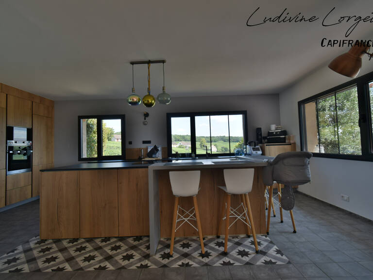 Bonneil (02400) proche Chezy-Sur-Marne (6min) Maison traditionnelle de 200 m² - Vue panoramique – 5 chambres- Grande pièce de vie -Piscine -Terrasse 100m2- Sous-sol total -terrain 1384m2 DPE C — photo 1