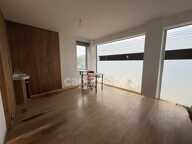 Proche de NOIRETABLE  (42) Local commercial/bureau de 50 M2 avec grand parking clos — photo 2