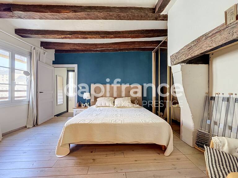 Maison de ville 4 chambres, garage, 265 m2 — photo 1
