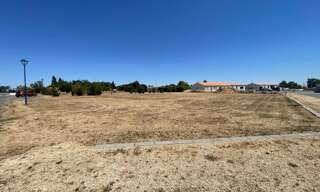 Terrain  803 m² à vendre à Sainte-Radégonde-des-Noyers (85450)