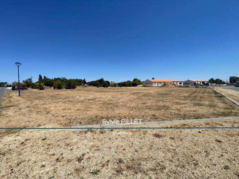 Terrain à vendre à SAINTE RADEGONDE DES NOYERS (85450) — photo 1